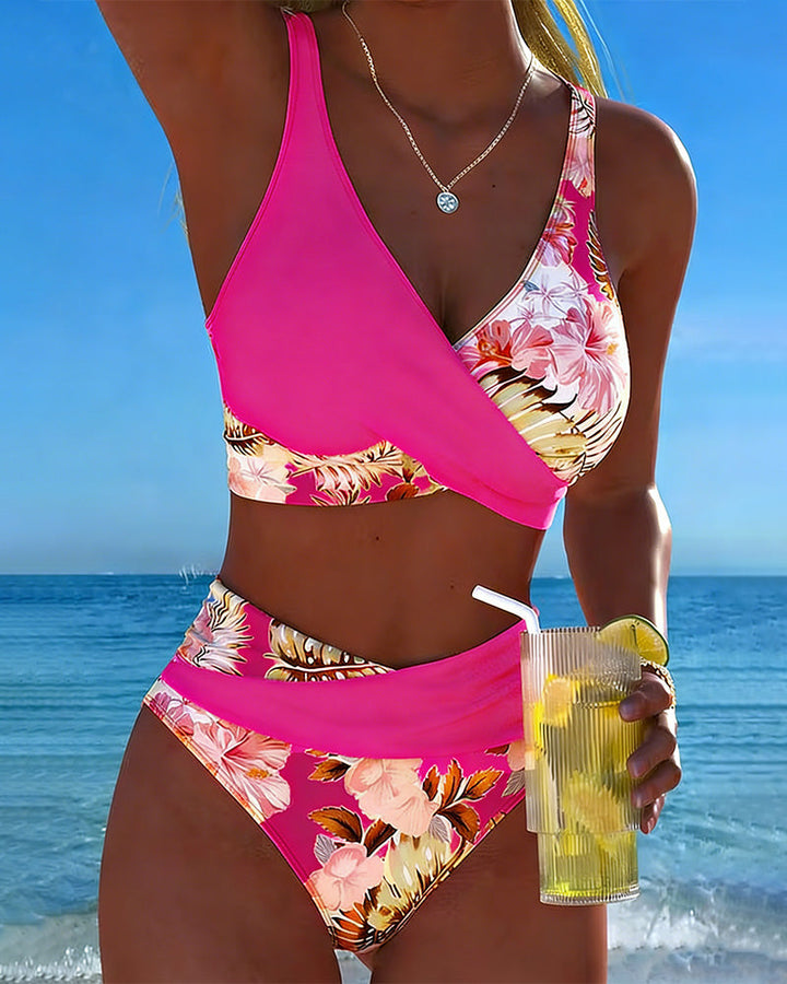 Kontrasztos virágmintás bikini