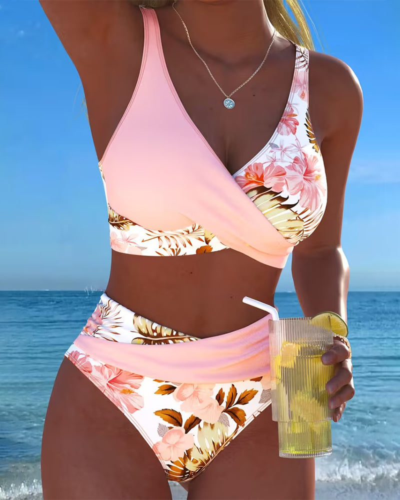 Kontrasztos virágmintás bikini