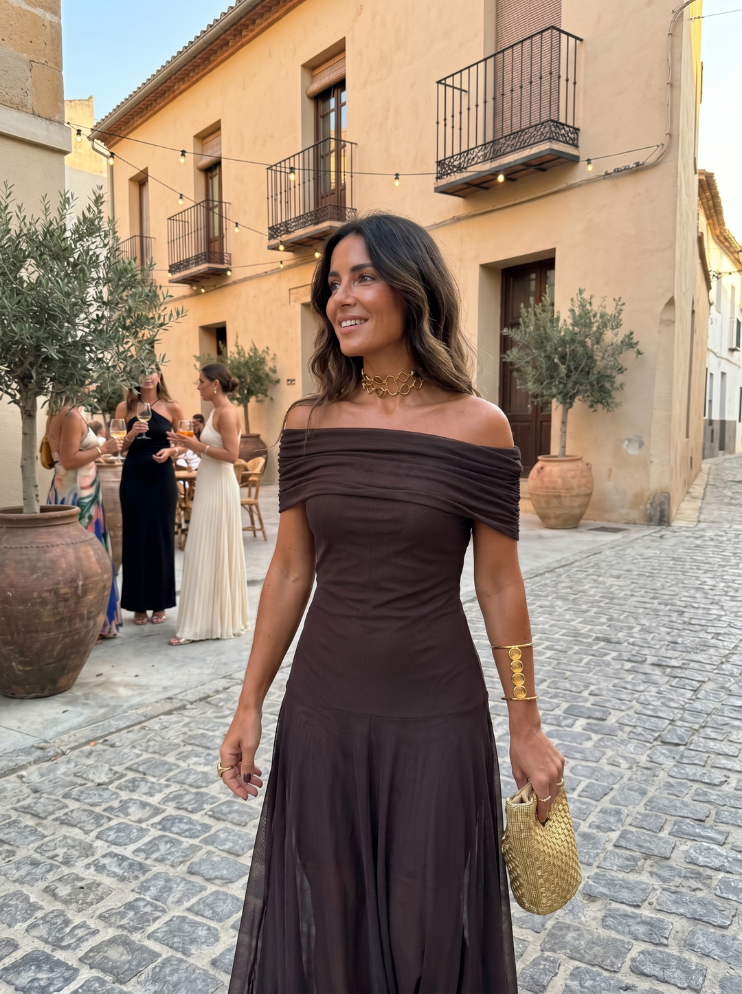 Karola | Elegáns off-shoulder maxi ruha