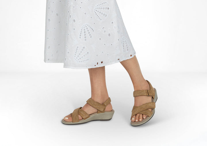Holly | Tevebarna elegáns komfort szandál
