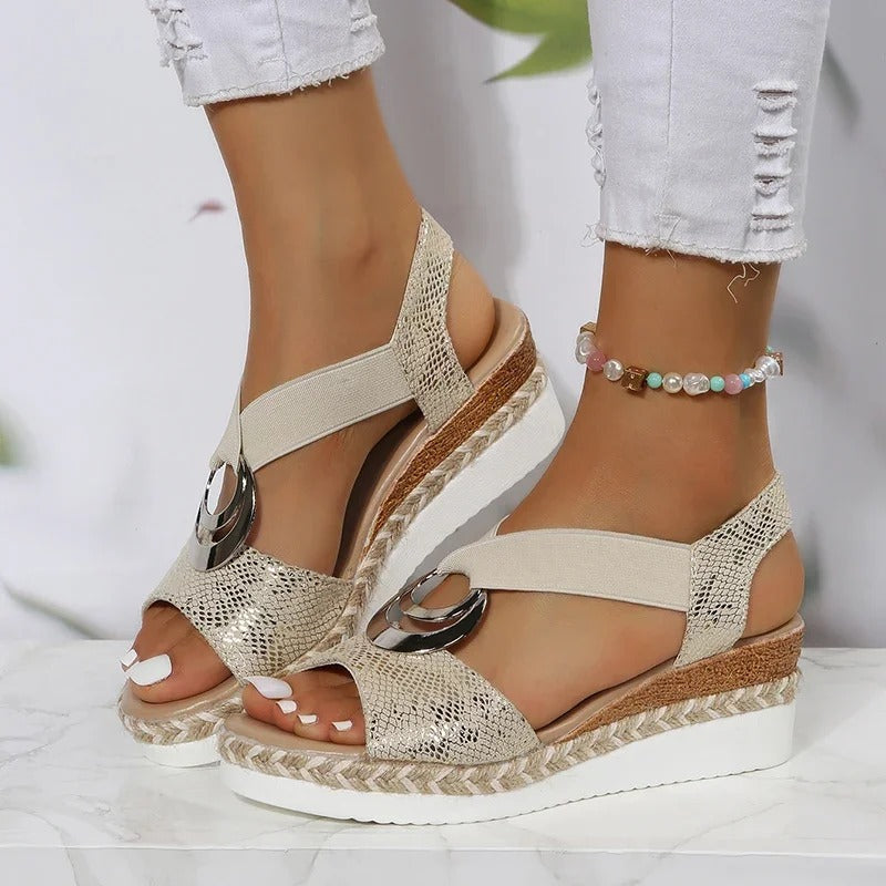 Myla | Elegáns platform szandál